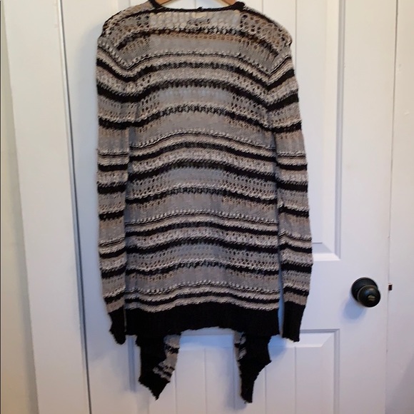 American Eagle long sleeve crochet cardigan - Picture 4 of 5